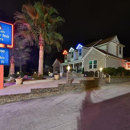 Savannah Inn And Suites Savannah Port Area Екстер'єр фото