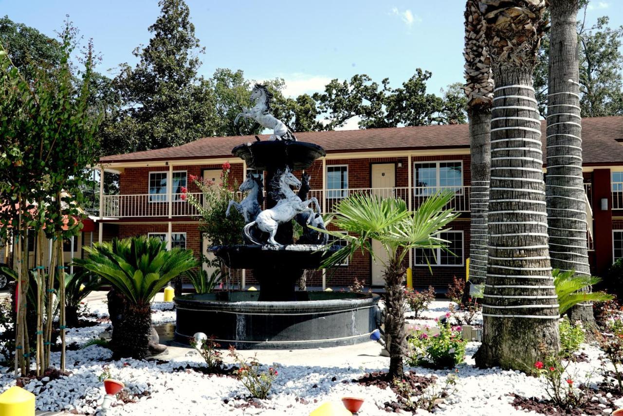 Savannah Inn And Suites Savannah Port Area Екстер'єр фото