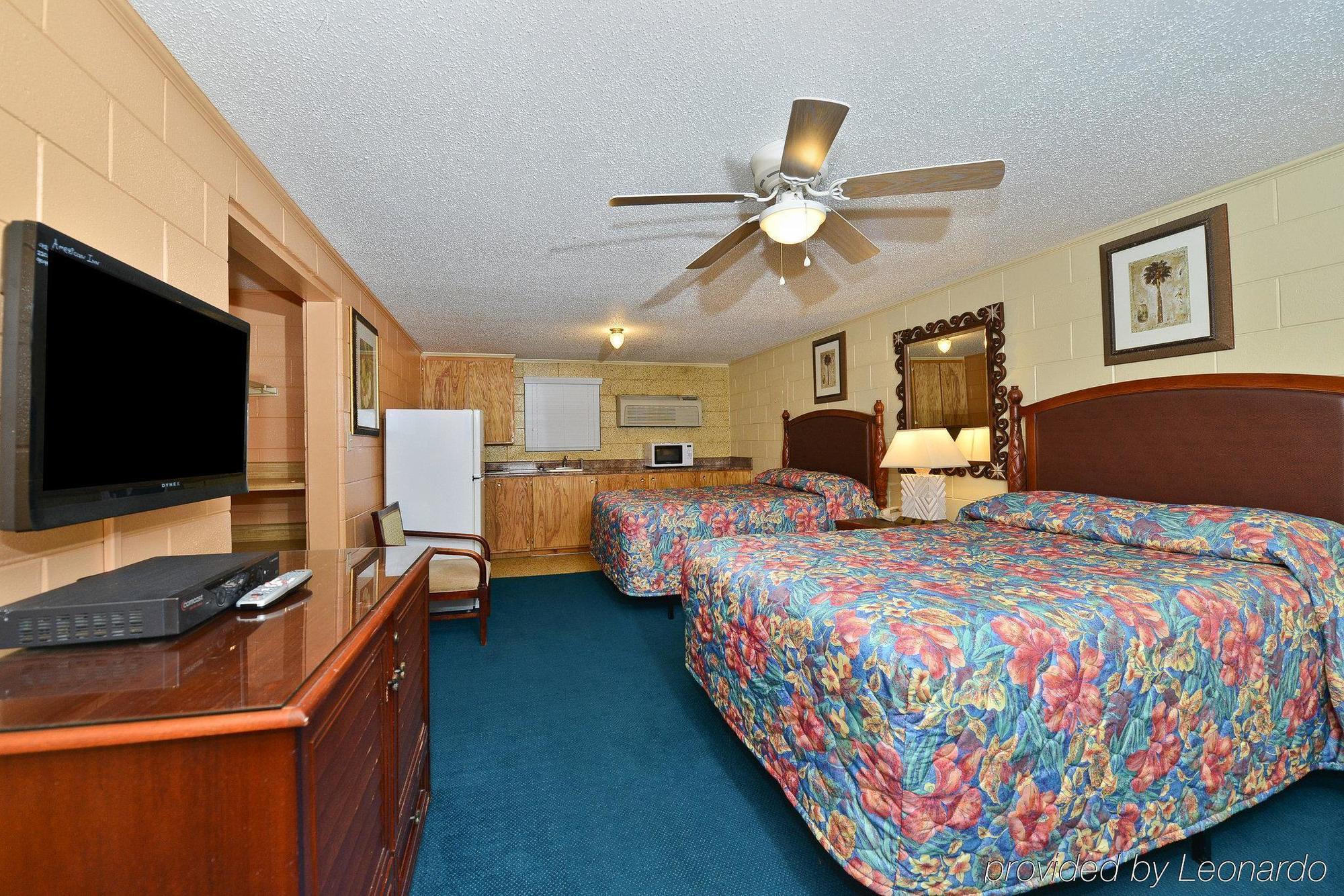Savannah Inn And Suites Savannah Port Area Екстер'єр фото