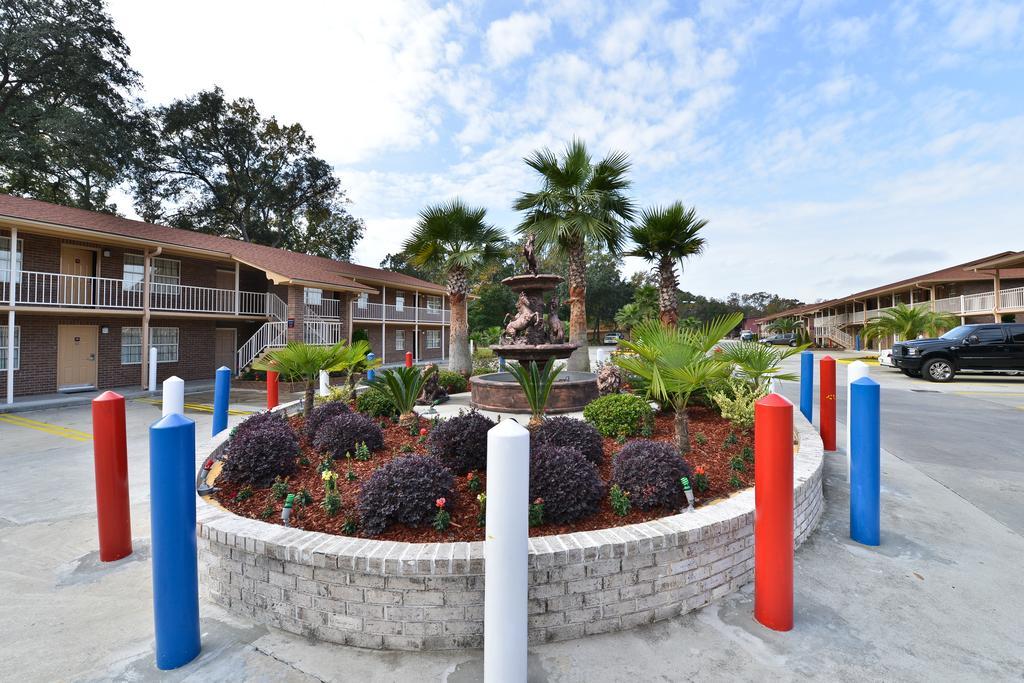Savannah Inn And Suites Savannah Port Area Екстер'єр фото