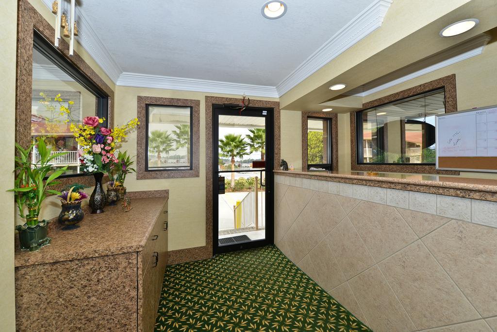 Savannah Inn And Suites Savannah Port Area Інтер'єр фото