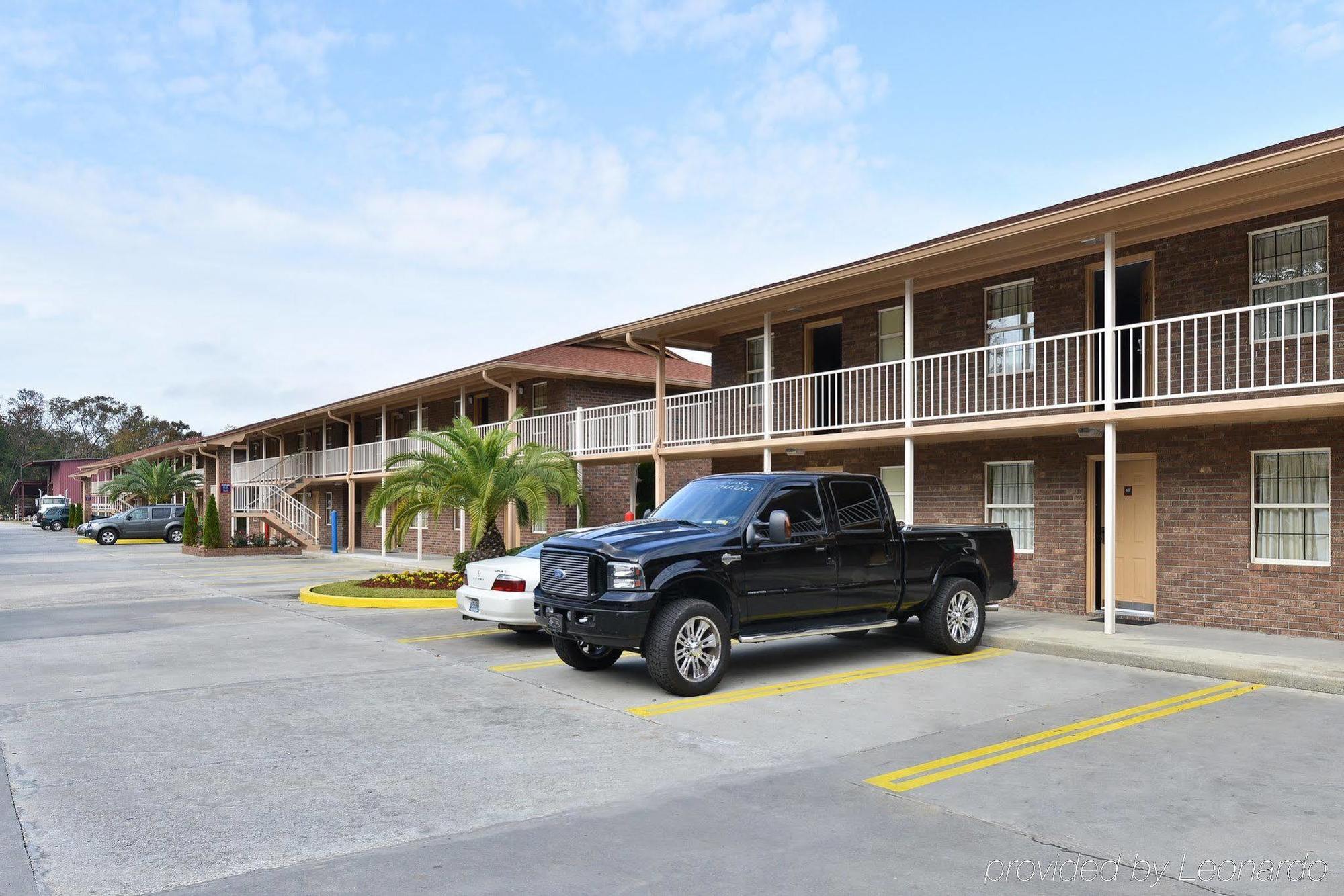 Savannah Inn And Suites Savannah Port Area Екстер'єр фото